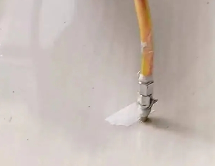克什克腾瓷砖空鼓维修公司专业解答在瓷砖铺贴过程中，如果使用的砂料过粗（如全部使用了粗砂），可能会导致以下问题